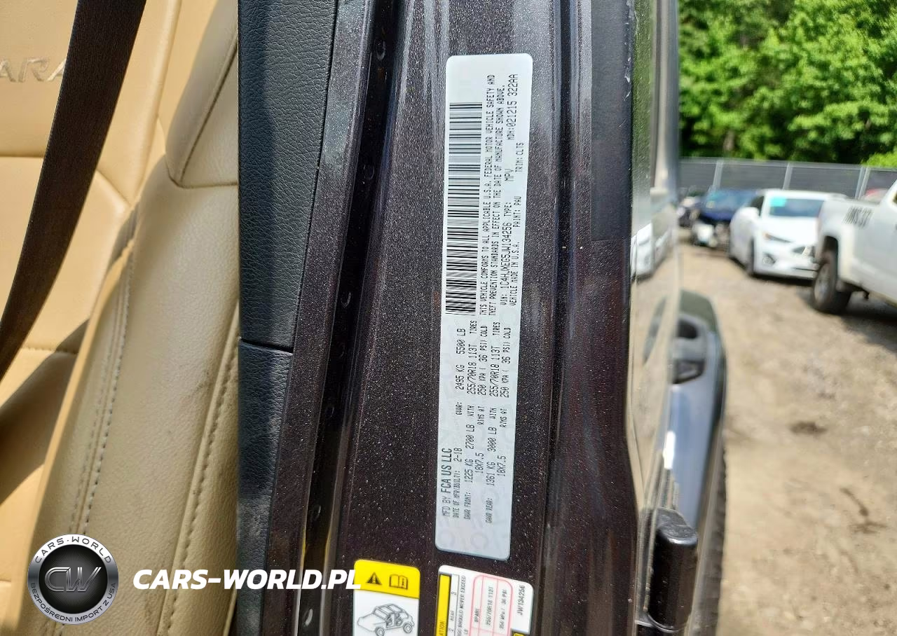 2018 Jeep Wrangler Unlimited Sahara VIN:1C4HJXEG5JW134256 - 12