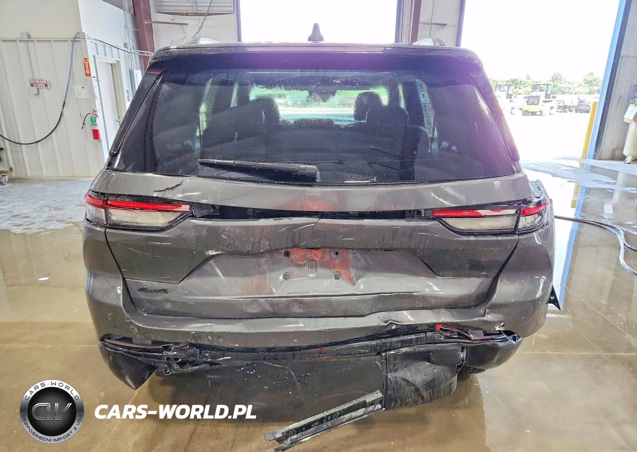 2025 Jeep Grand Cherokee Laredo VIN:1C4RJHAG9SC365938 - 6