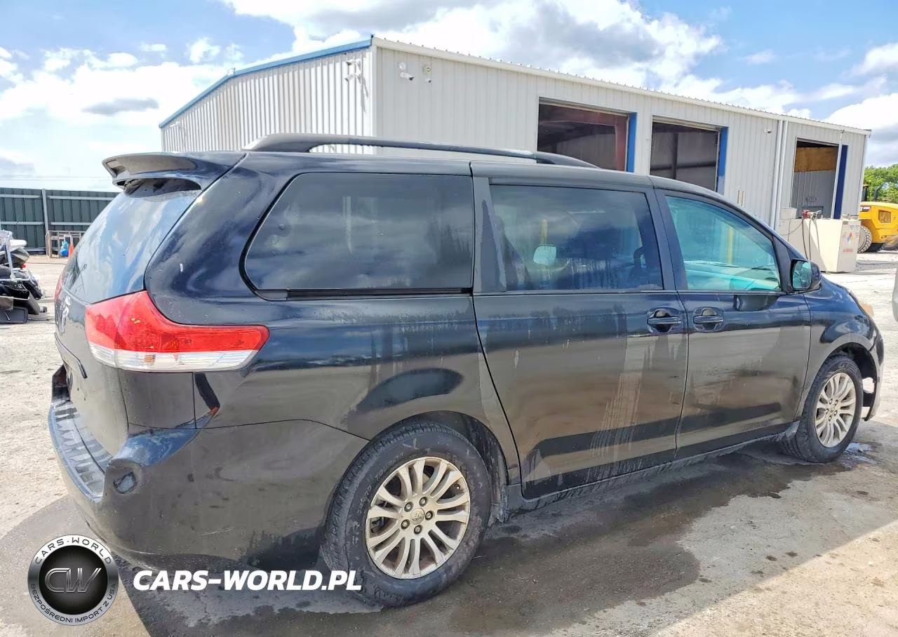 2013 Toyota Sienna Xle 8-Passenger VIN:5TDYK3DC4DS361835 - 3