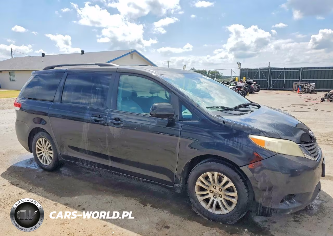 2013 Toyota Sienna Xle 8-Passenger VIN:5TDYK3DC4DS361835 - 4