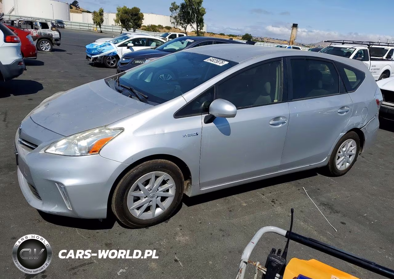 2013 Toyota Prius V Three – zdjęcie 1 z 12