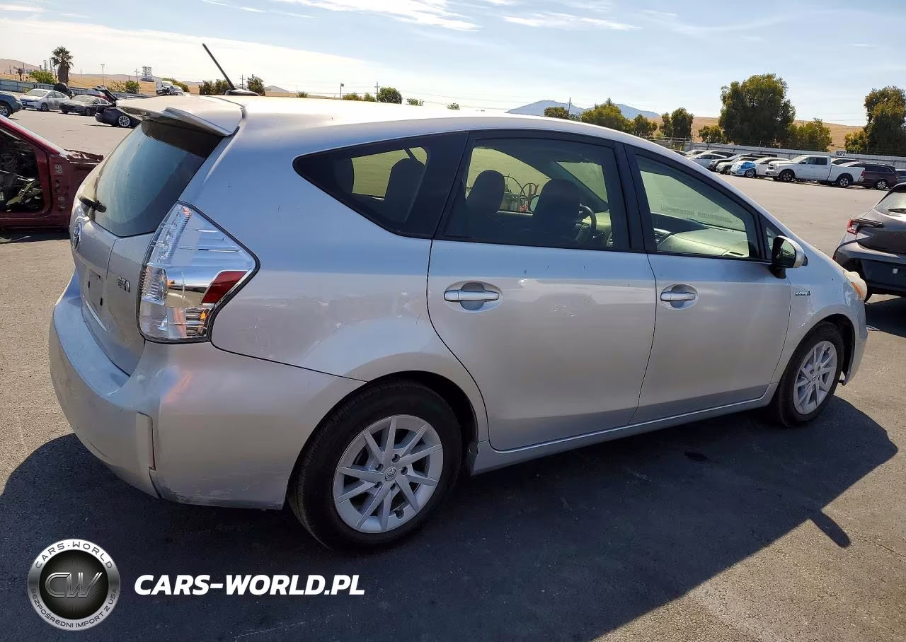 2013 Toyota Prius V Three VIN:JTDZN3EU3D3233011 - 3