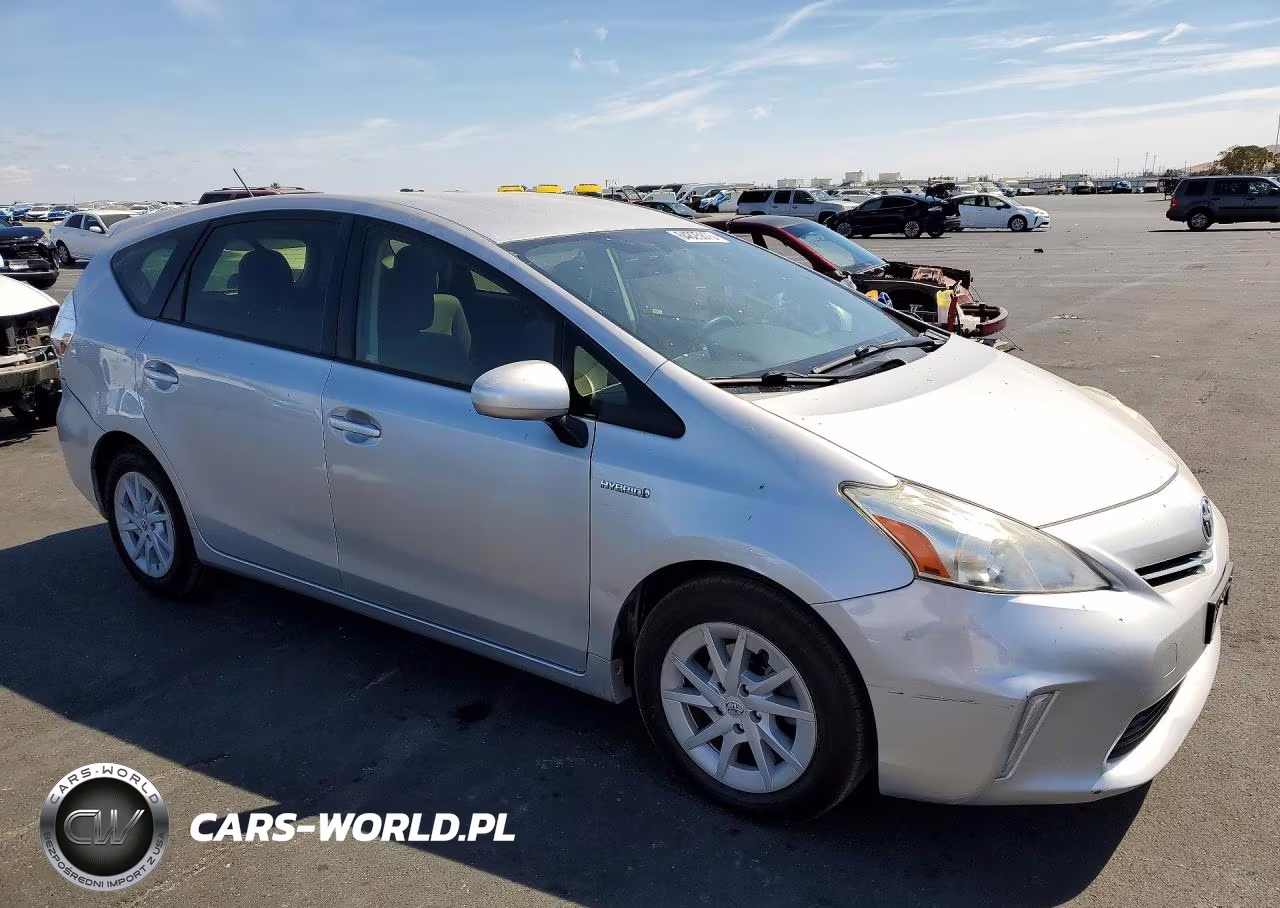 2013 Toyota Prius V Three VIN:JTDZN3EU3D3233011 - 4