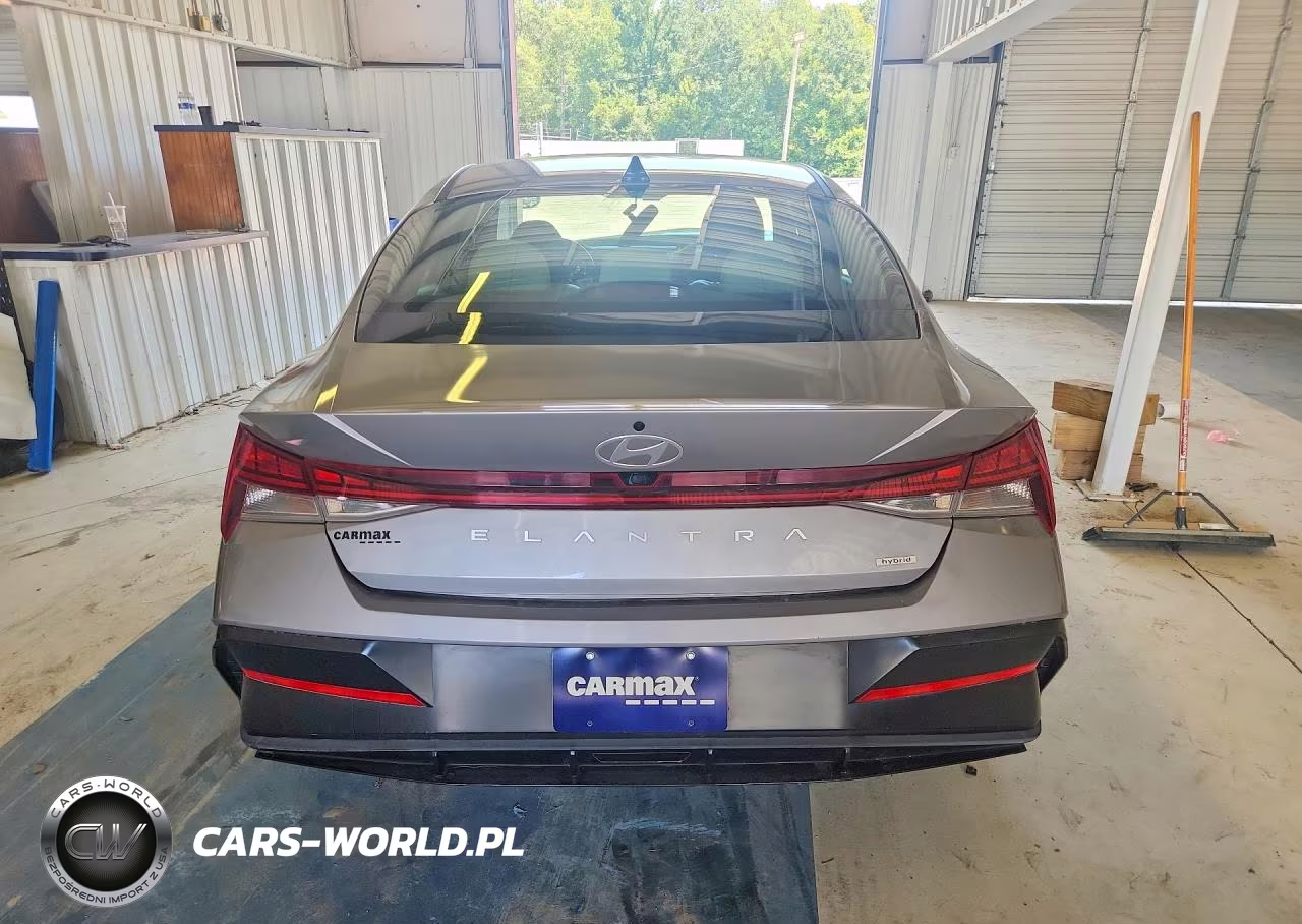 2025 Hyundai Elantra Limited VIN:KMHLN4DJ2SU174457 - 6