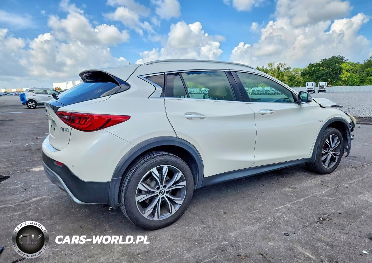 2018 Infiniti Qx30 Premium VIN:SJKCH5CR1JA043137 - 3