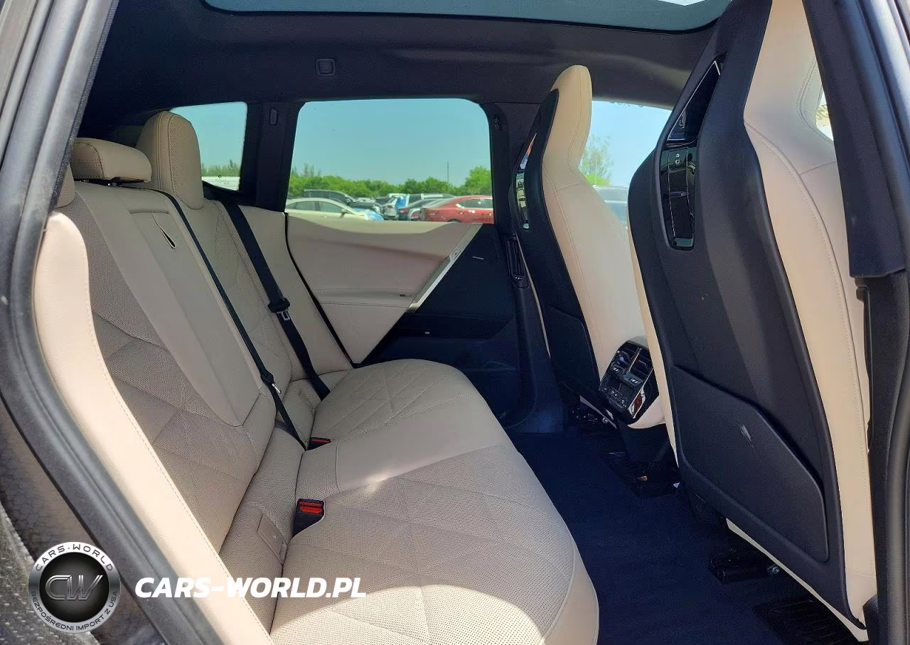 2025 BMW Ix xDrive50 VIN:WB523CF09SCT23050 - 11