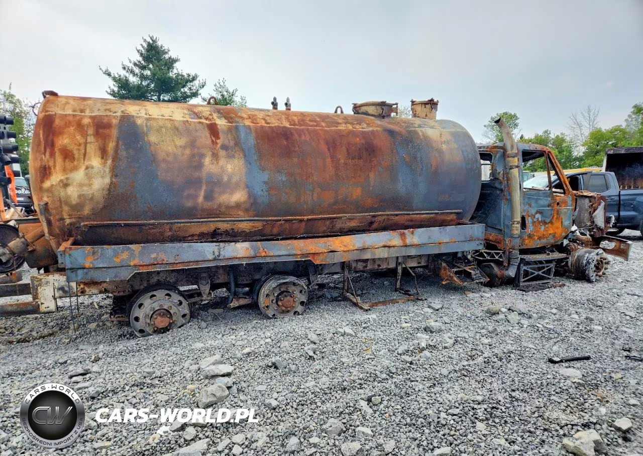 2006 International 7500 Tank Truck VIN:1HSWNAZRX6J220338 - 6