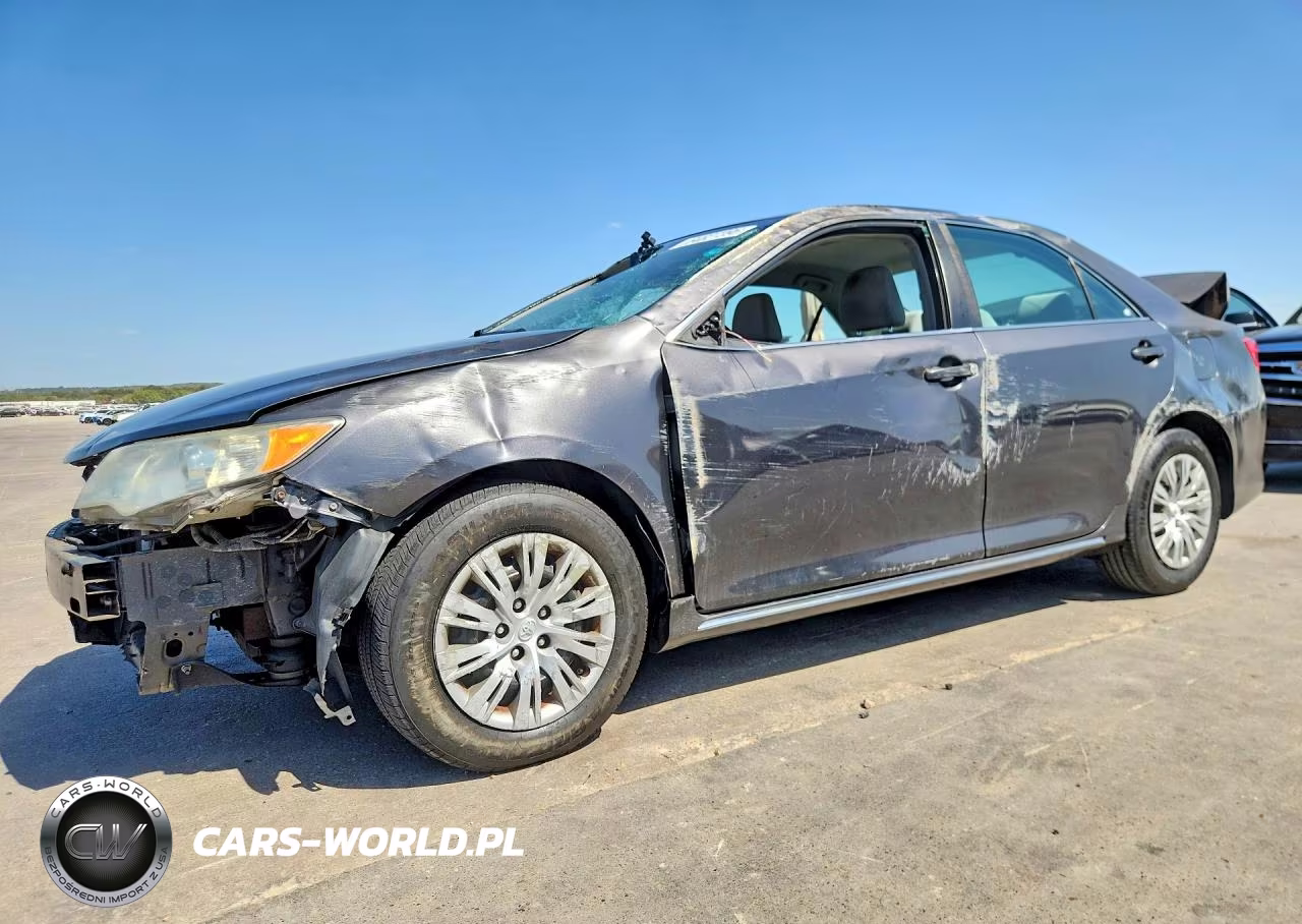 2012 Toyota Camry Le – zdjęcie 1 z 13