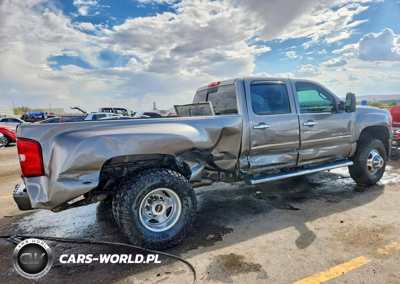 2013 GMC Sierra K3500 Denali VIN:1GT426C88DF220974 - 3