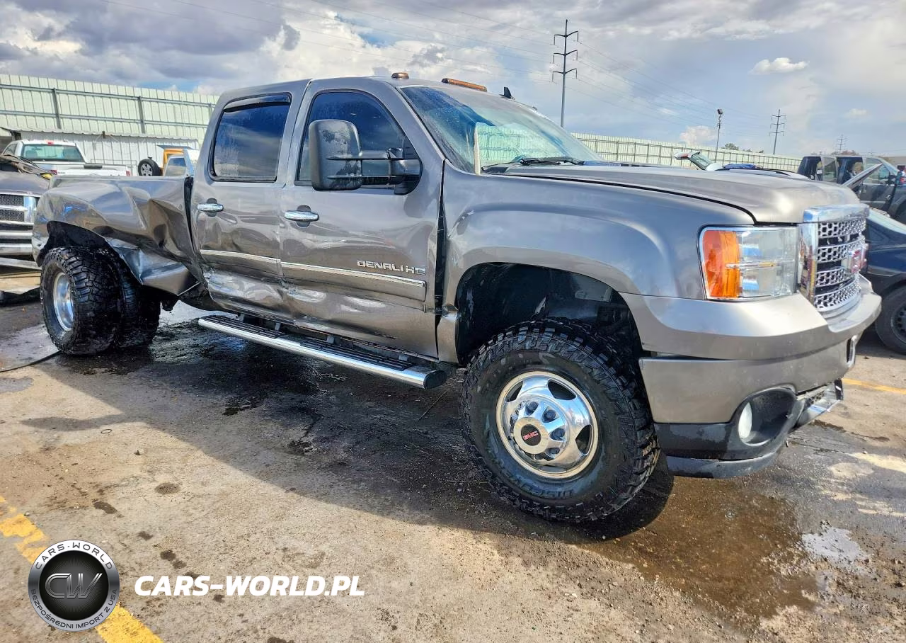 2013 GMC Sierra K3500 Denali VIN:1GT426C88DF220974 - 4