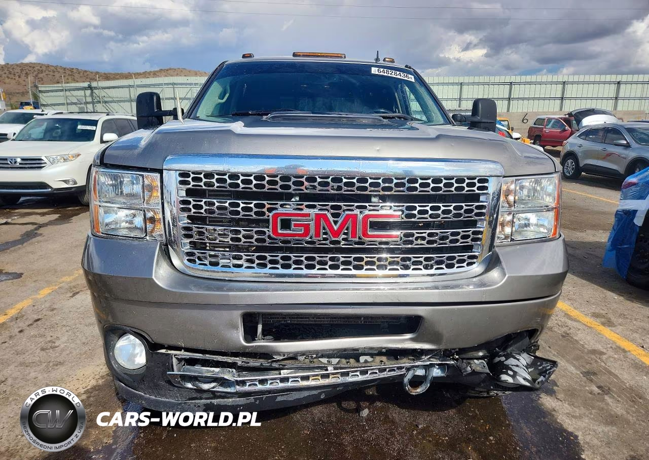 2013 GMC Sierra K3500 Denali VIN:1GT426C88DF220974 - 5