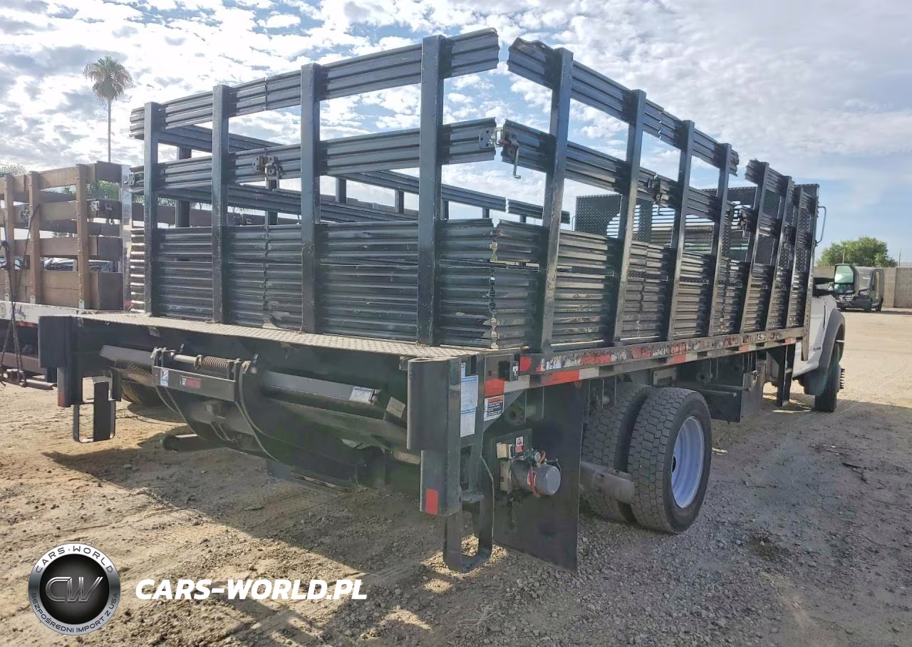 2018 Ford F550 Super - Delivery Truck VIN:1FDUF5GT7JEB31181 - 3