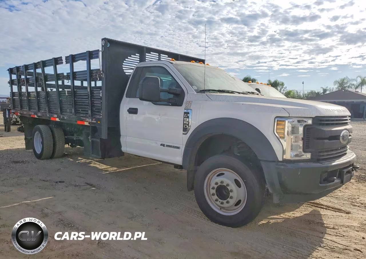 2018 Ford F550 Super - Delivery Truck VIN:1FDUF5GT7JEB31181 - 4