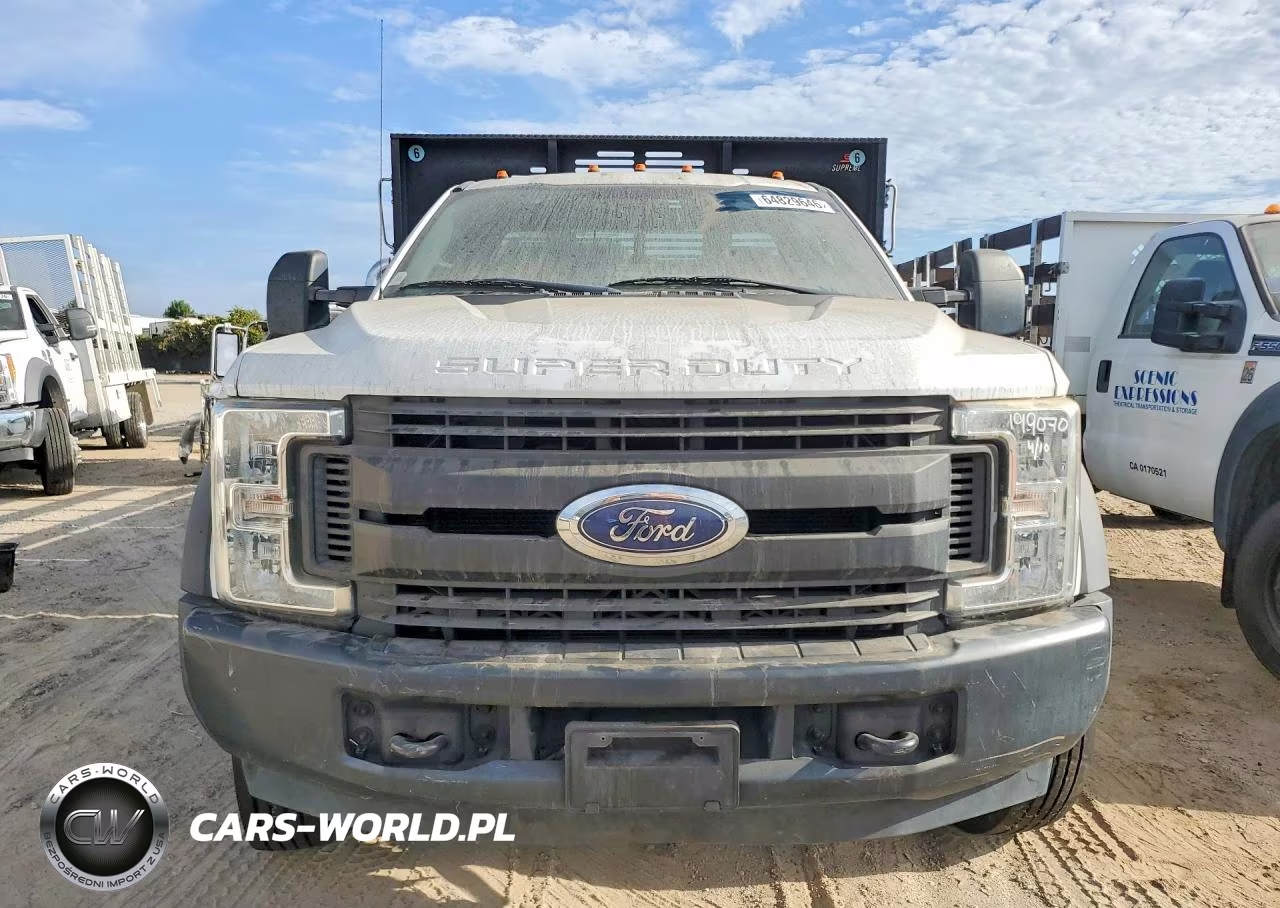 2018 Ford F550 Super - Delivery Truck VIN:1FDUF5GT7JEB31181 - 5