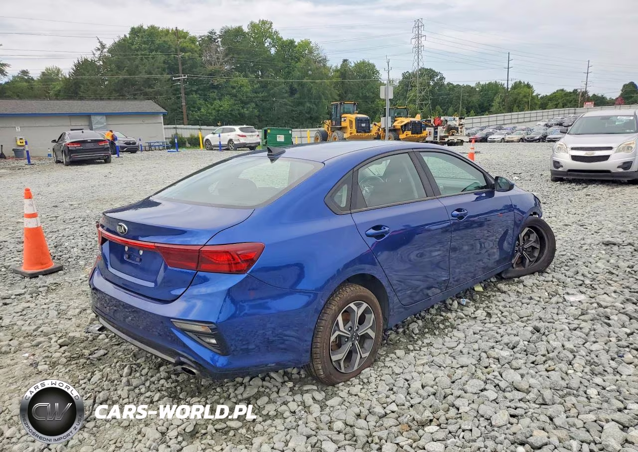2019 Kia Forte Lxs VIN:3KPF24AD4KE027290 - 3