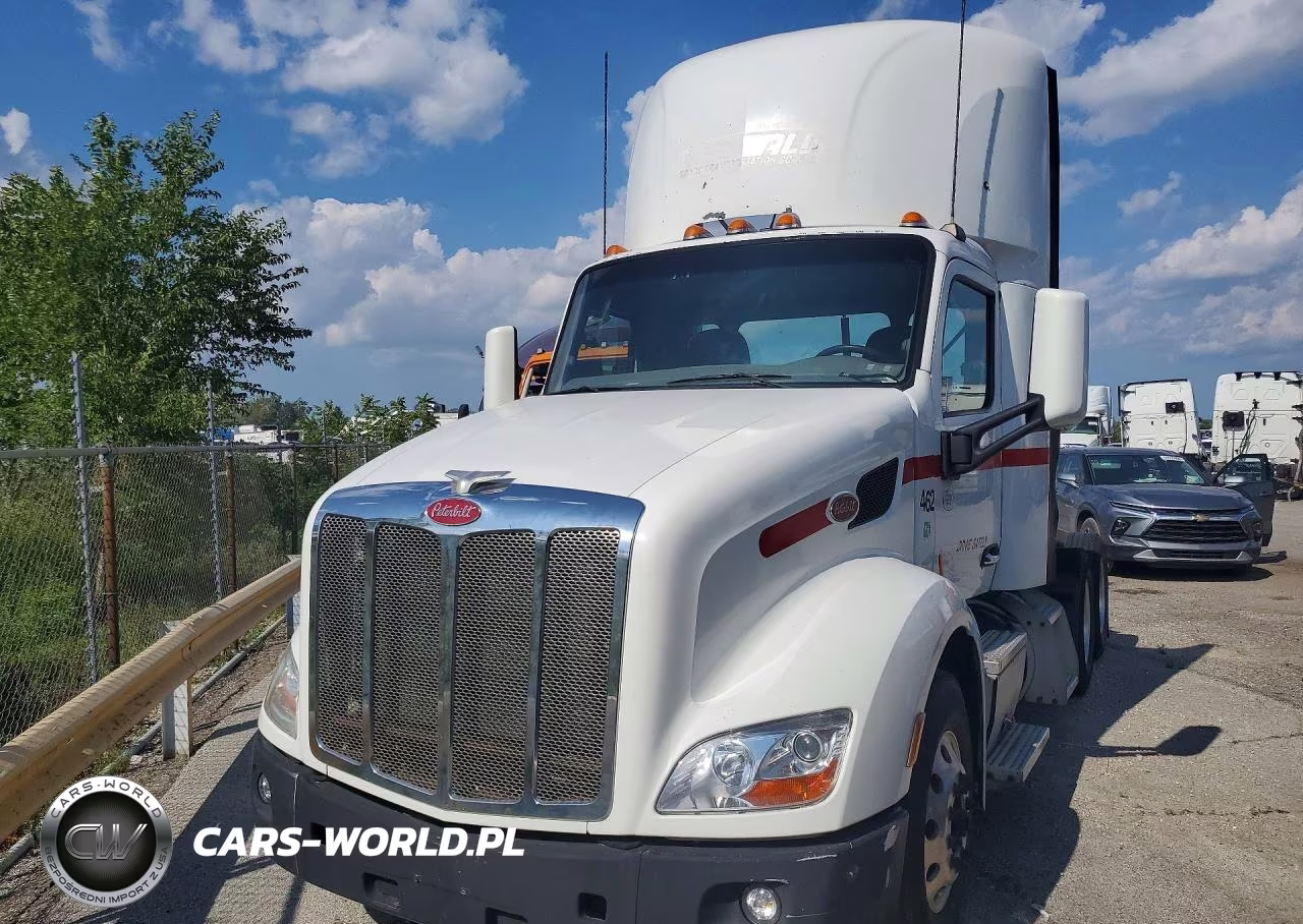 2014 Peterbilt 579 - Semi Truck