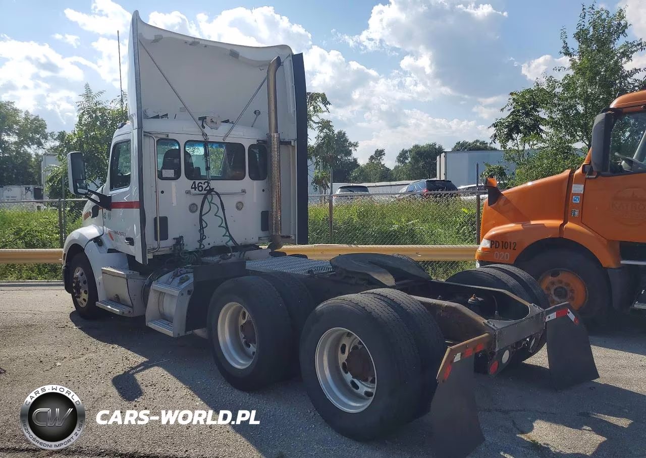 2014 Peterbilt 579 - Semi Truck VIN:1XPBD49X7ED254341 - 2