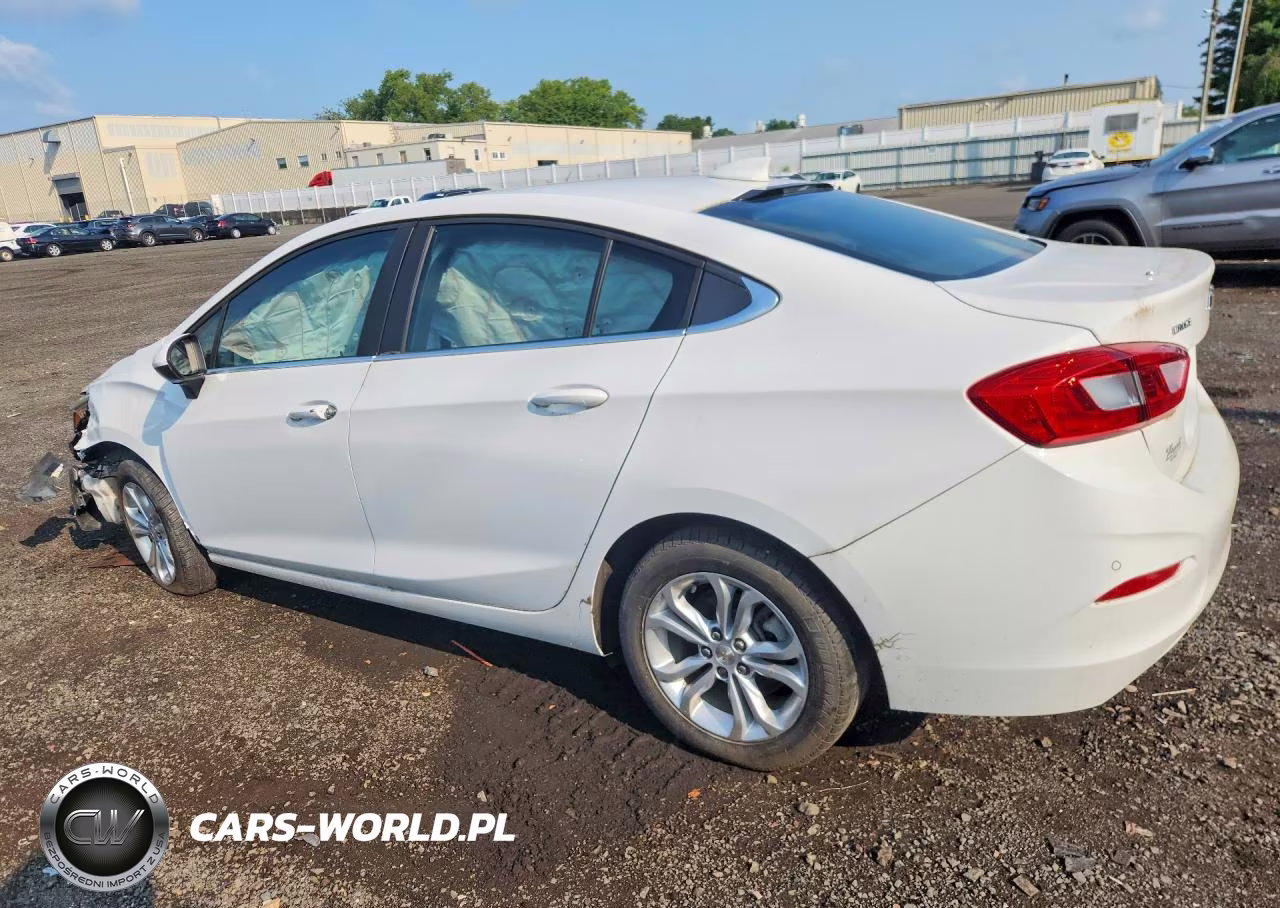 2019 Chevrolet Cruze Lt VIN:1G1BE5SM3K7119106 - 2