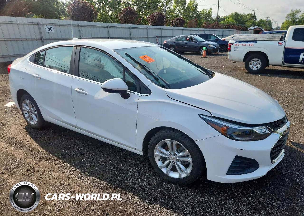 2019 Chevrolet Cruze Lt VIN:1G1BE5SM3K7119106 - 4