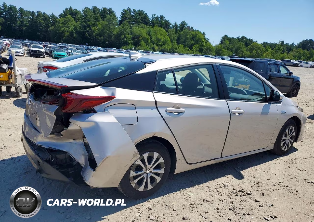 2021 Toyota Prius Prime Le VIN:JTDKAMFP8M3193813 - 3