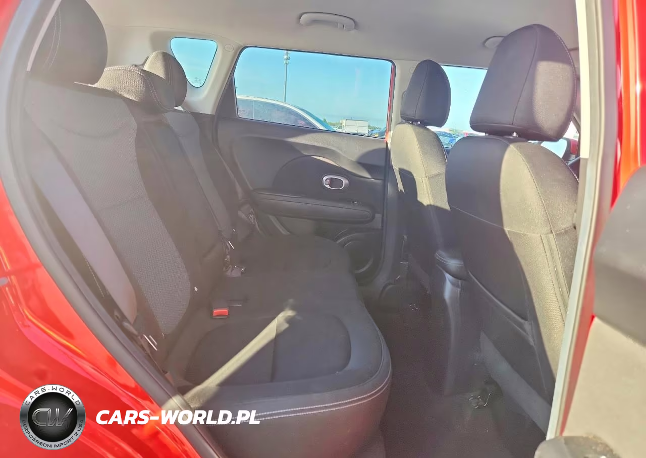 2017 Kia Soul + VIN:KNDJP3A56H7424104 - 10