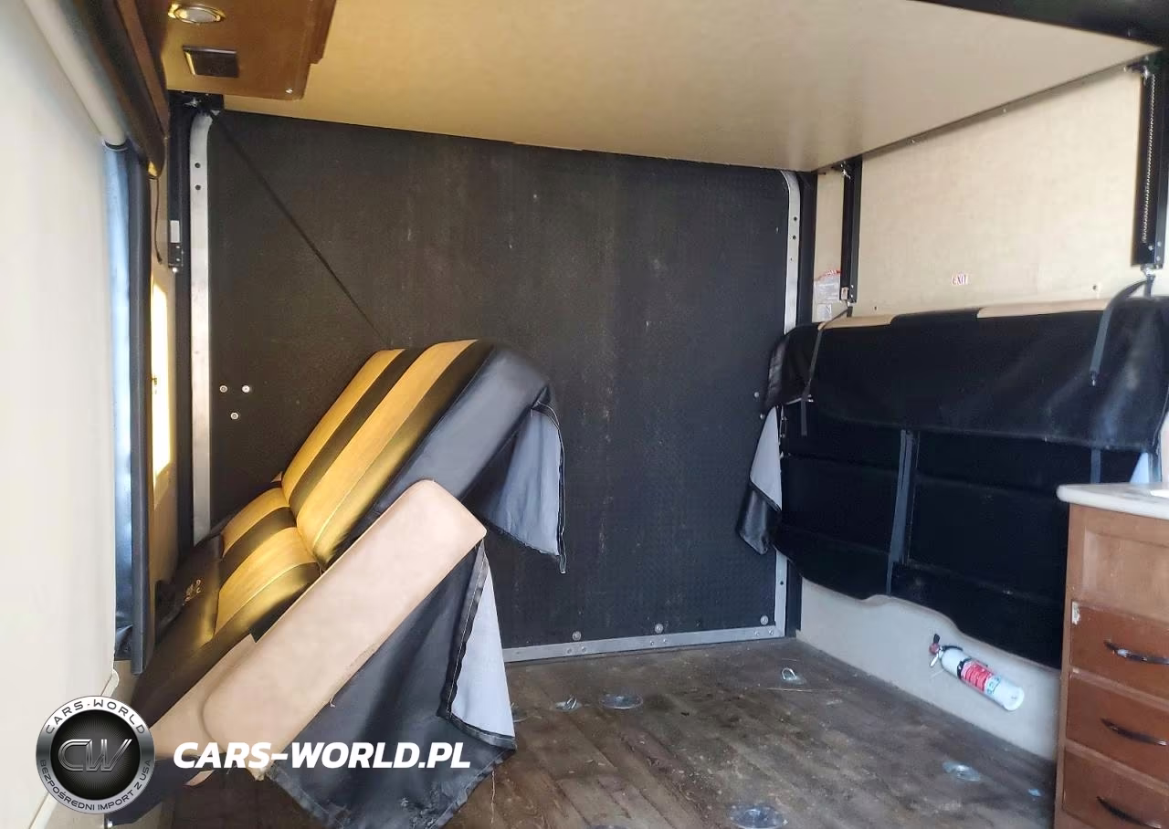 2017 Pacific Coach Works Ragen Camper VIN:5UYRS2721HR022675 - 6