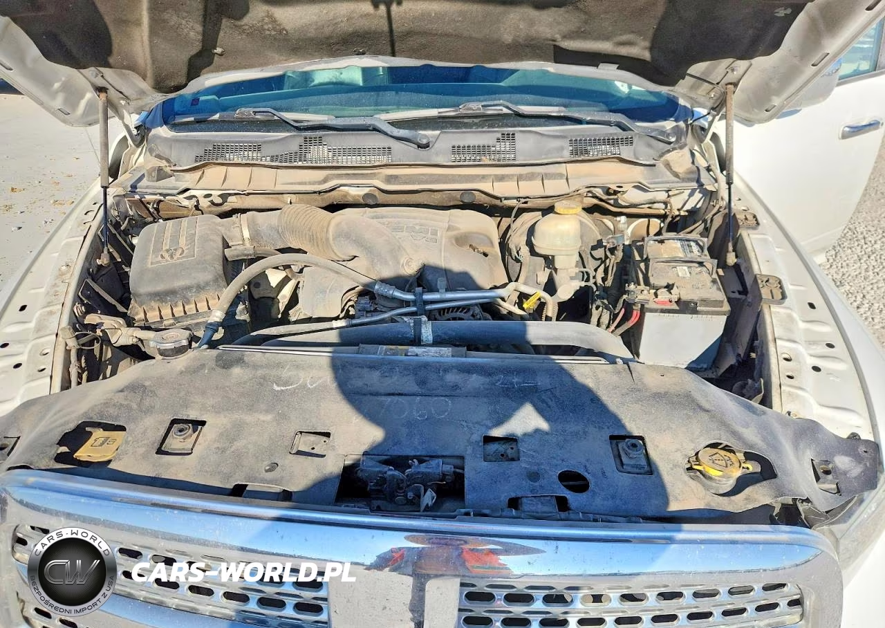 2018 Ram 1500 Laramie VIN:1C6RR7NT9JS115864 - 11