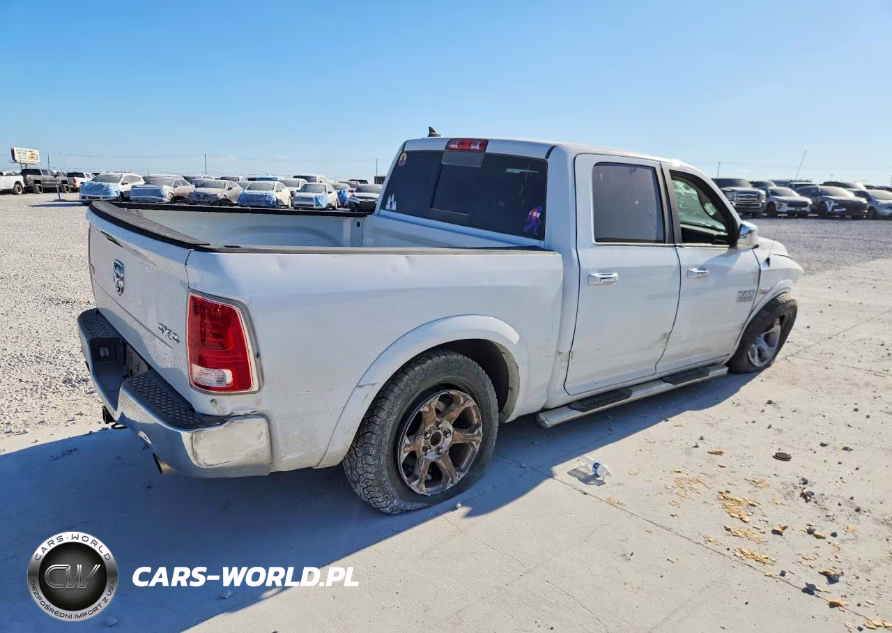 2018 Ram 1500 Laramie VIN:1C6RR7NT9JS115864 - 3