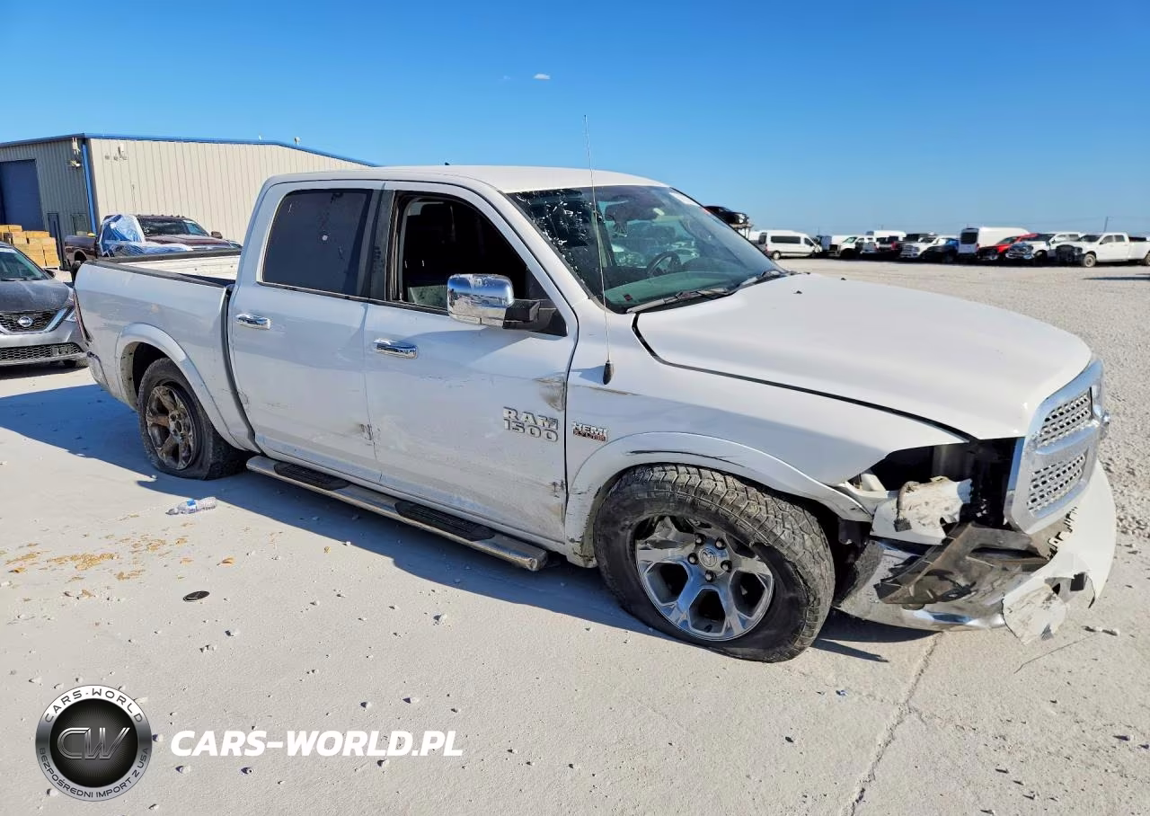 2018 Ram 1500 Laramie VIN:1C6RR7NT9JS115864 - 4