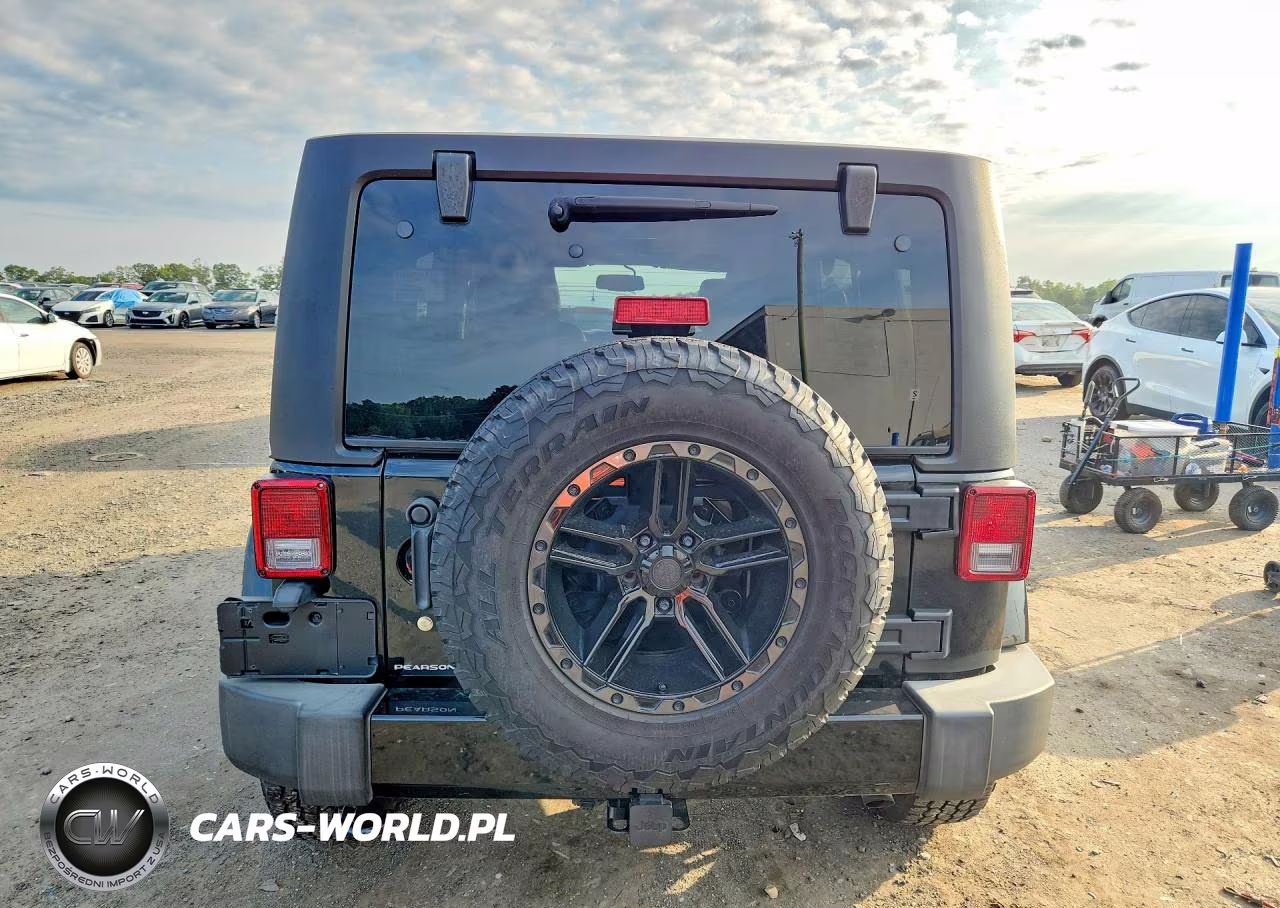 2016 Jeep Wrangler Unlimited Sahara VIN:1C4BJWEG3GL117840 - 6