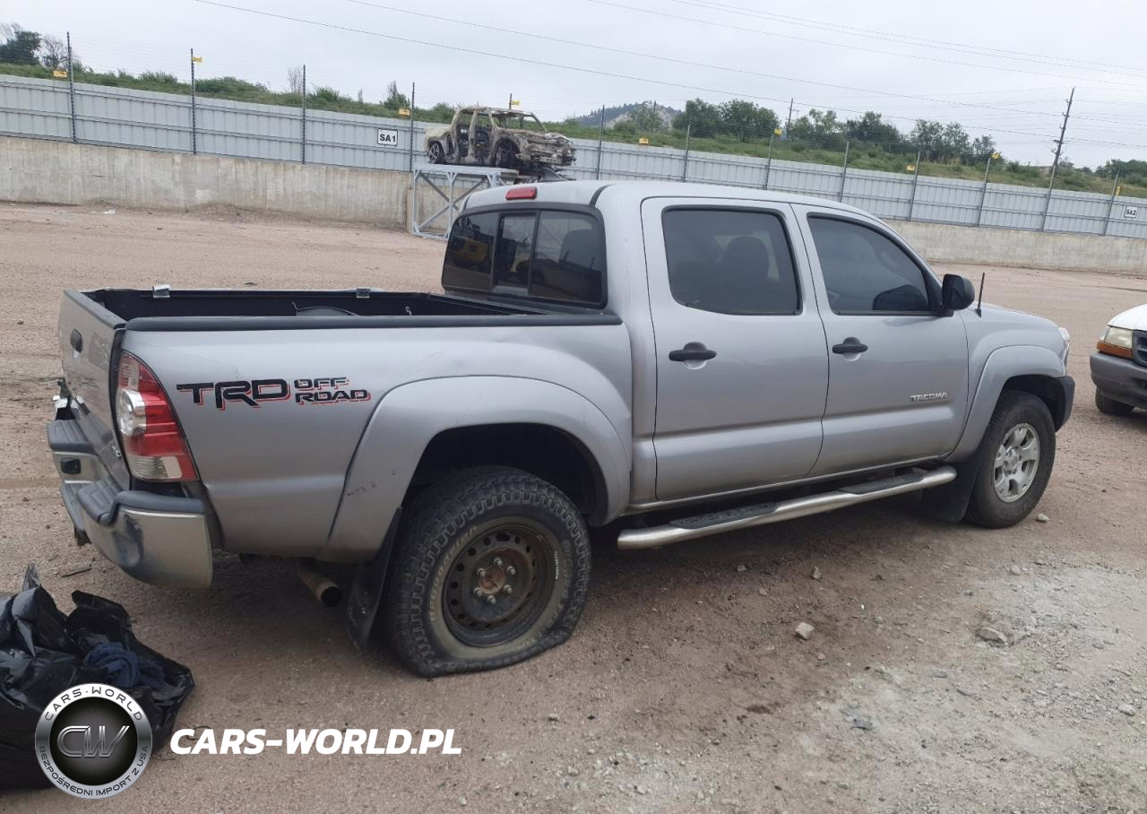 2015 Toyota Tacoma Double Cab VIN:5TFLU4EN5FX130997 - 3