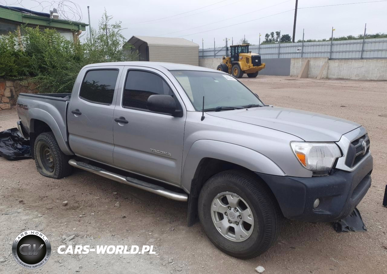 2015 Toyota Tacoma Double Cab VIN:5TFLU4EN5FX130997 - 4