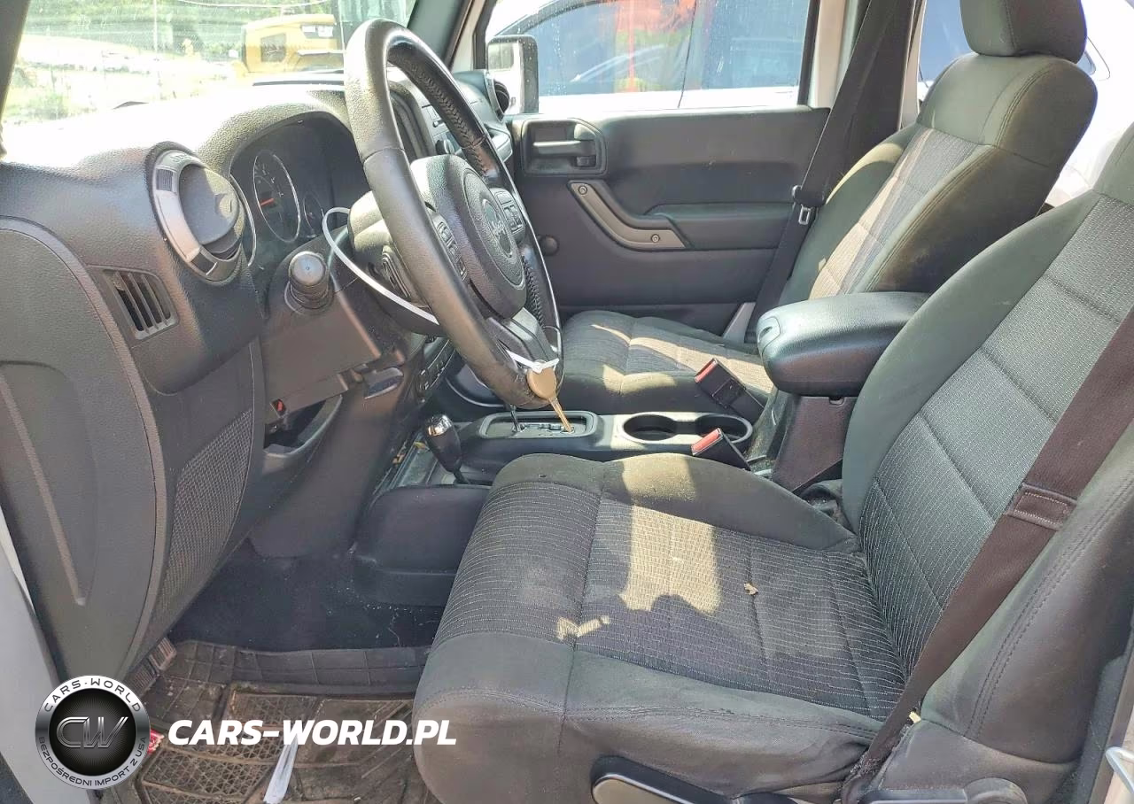 2012 Jeep Wrangler Unlimited Sport VIN:1C4BJWDG3CL101648 - 7