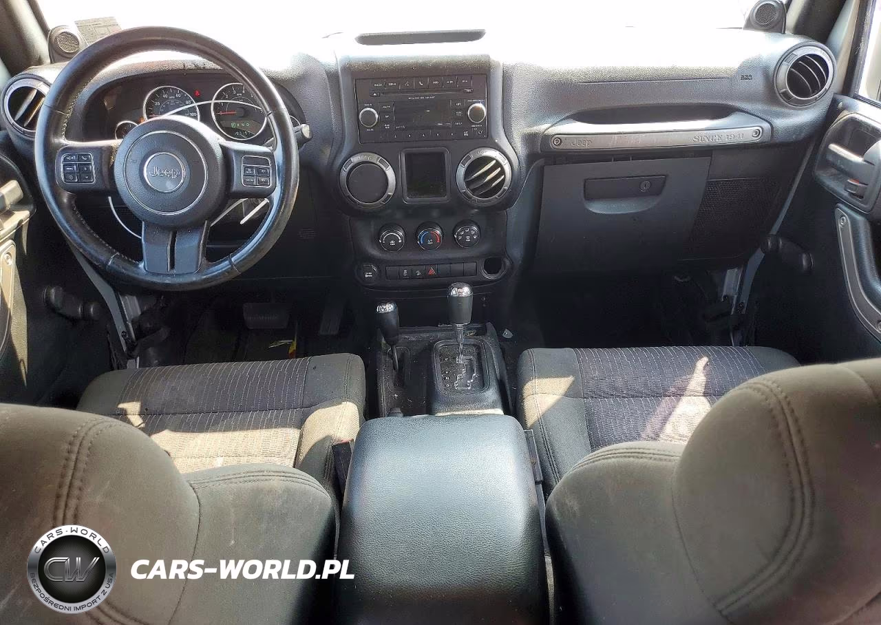 2012 Jeep Wrangler Unlimited Sport VIN:1C4BJWDG3CL101648 - 8