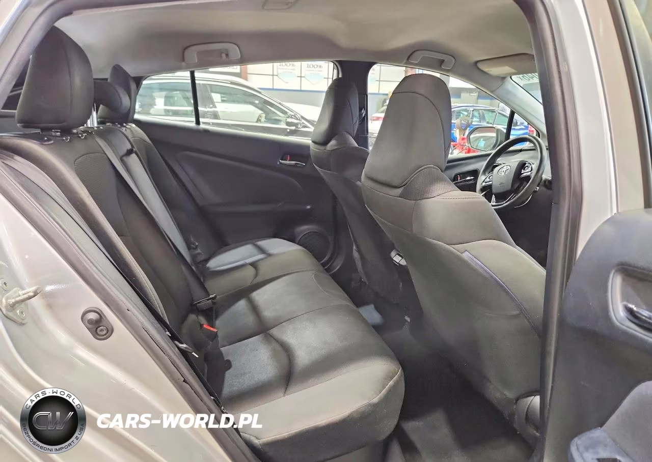 2020 Toyota Prius L Eco VIN:JTDKARFU3L3116834 - 10