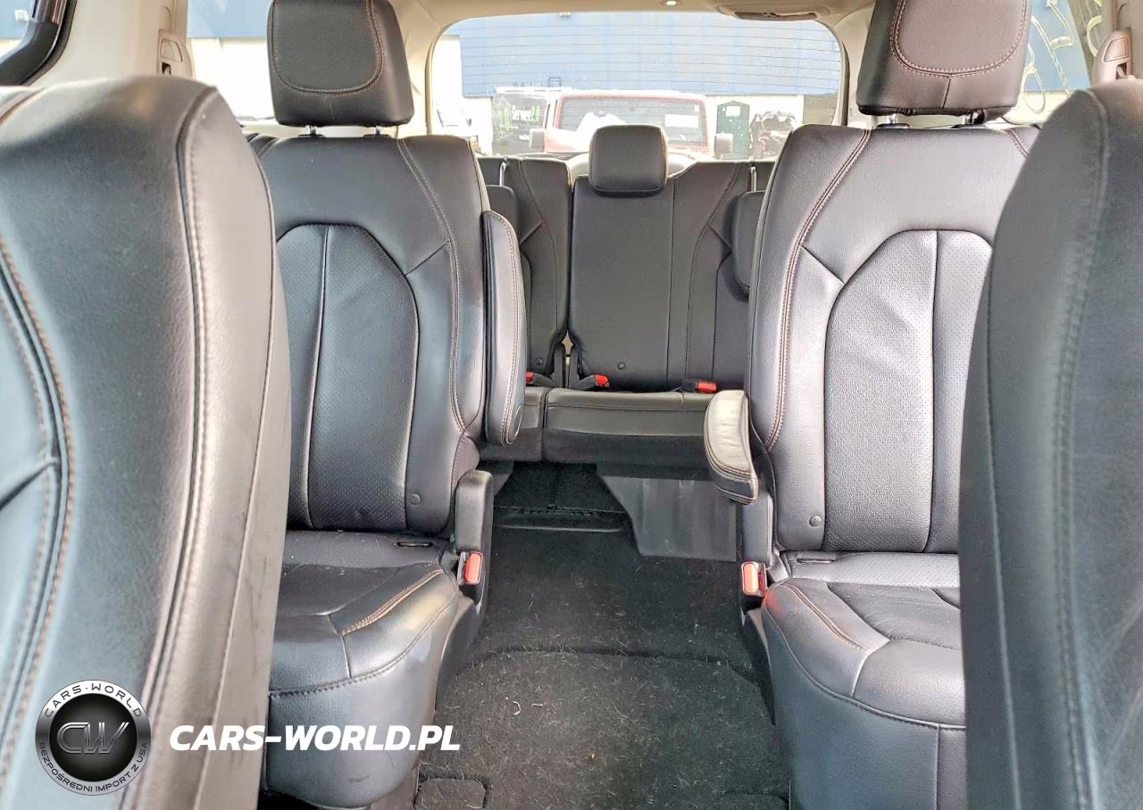 2018 Chrysler Pacifica Touring L VIN:2C4RC1BG4JR193548 - 10