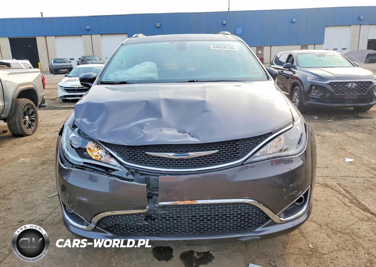 2018 Chrysler Pacifica Touring L VIN:2C4RC1BG4JR193548 - 5