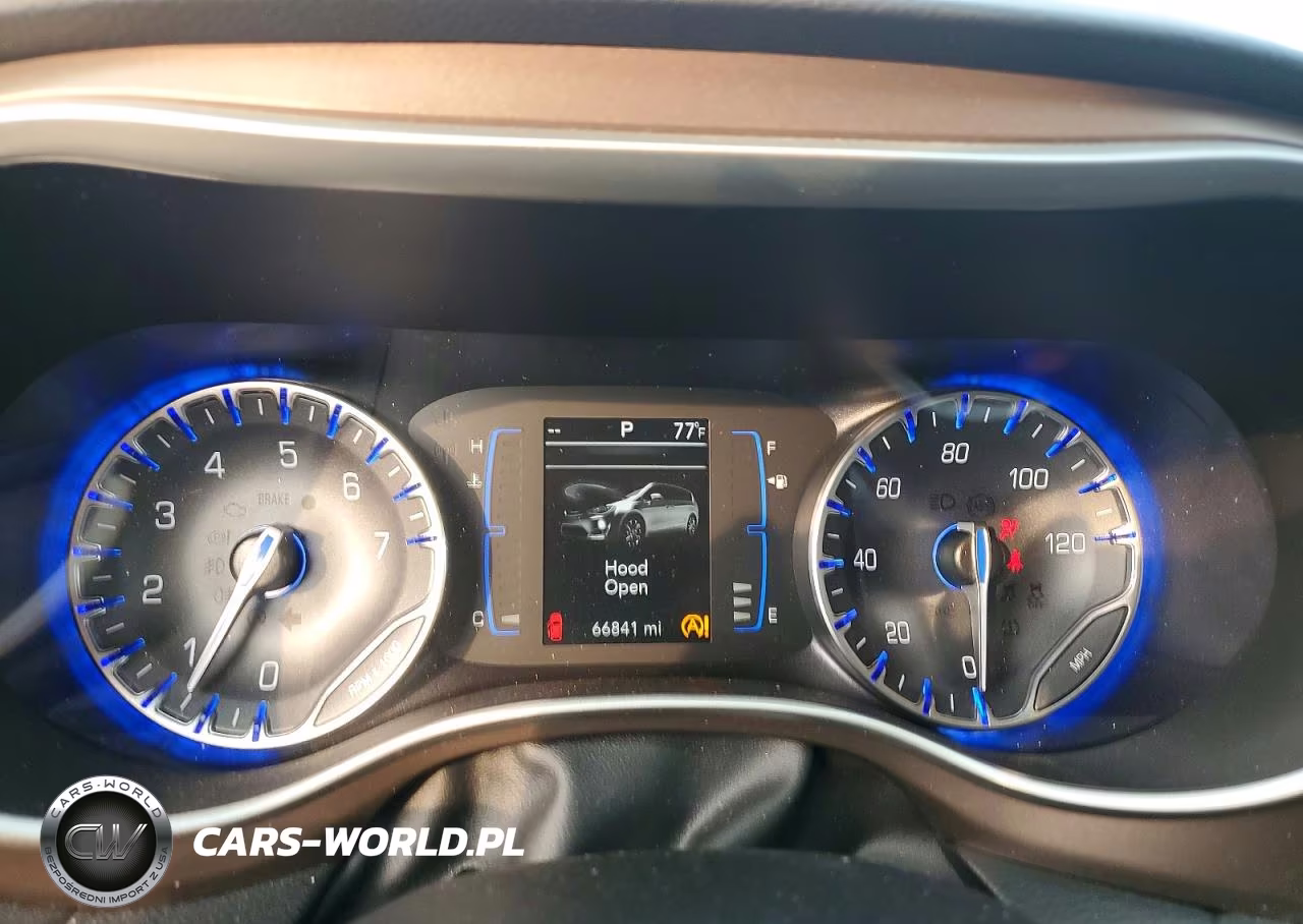 2018 Chrysler Pacifica Touring L VIN:2C4RC1BG4JR193548 - 9