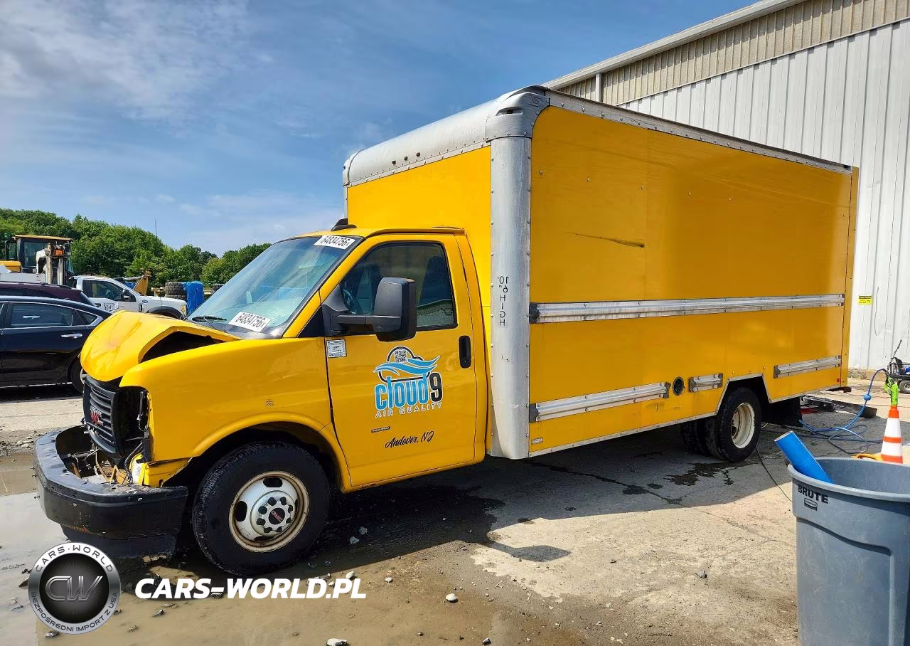 2018 GMC Savana 3500 Box Truck