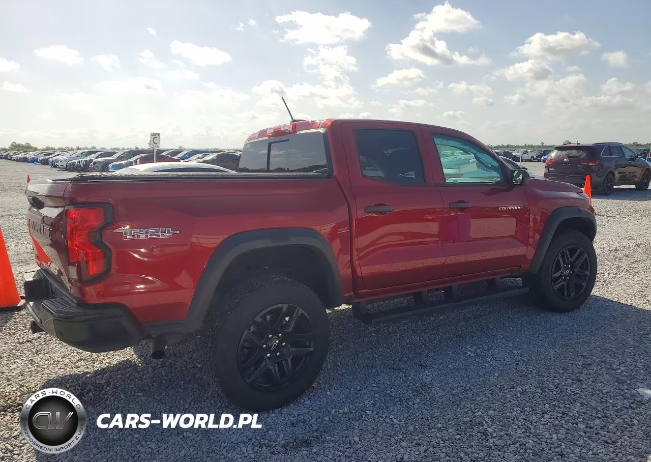 2024 Chevrolet Colorado Trail Boss VIN:1GCPTEEK4R1188817 - 3
