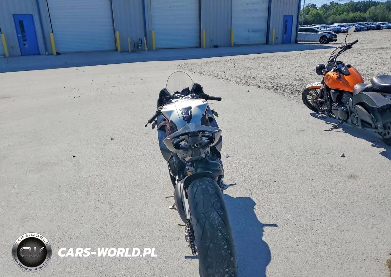 2021 Ducati Panigale V4 VIN:ZDMDAGNW0MB001314 - 4
