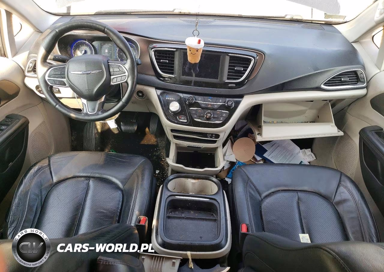 2019 Chrysler Pacifica Touring L VIN:2C4RC1BG9KR738502 - 8