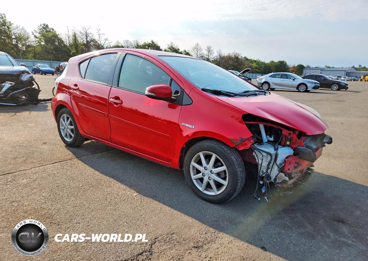 2013 Toyota Prius C Four VIN:JTDKDTB37D1032238 - 4