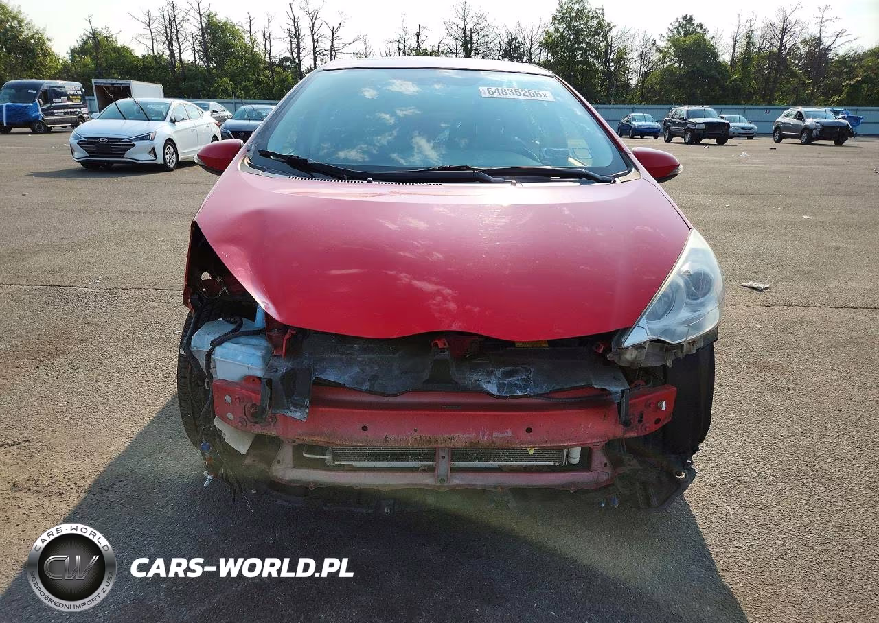 2013 Toyota Prius C Four VIN:JTDKDTB37D1032238 - 5