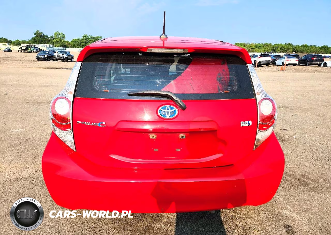 2013 Toyota Prius C Four VIN:JTDKDTB37D1032238 - 6