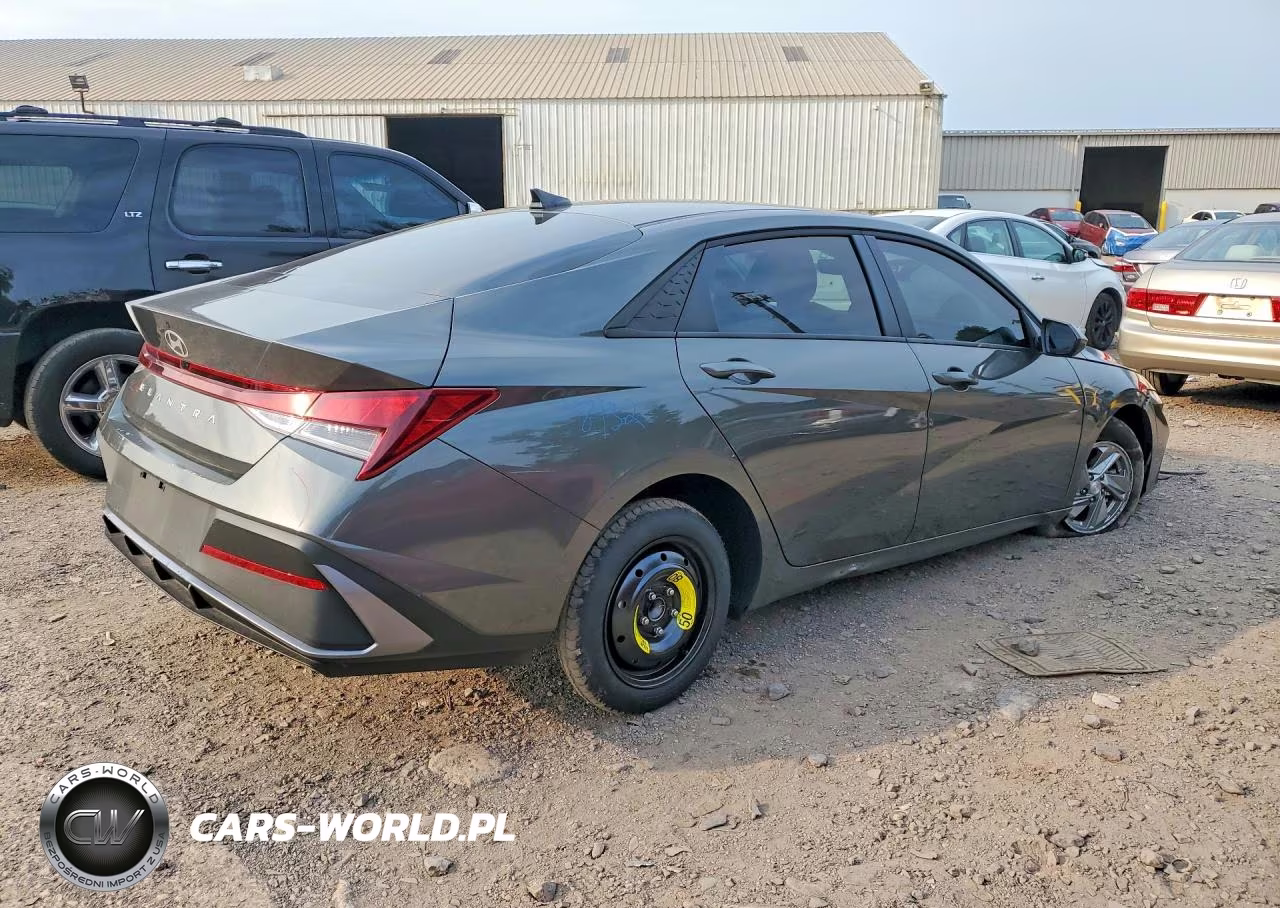 2026 Hyundai Elantra Se VIN:KMHLL4DG2TU175698 - 3