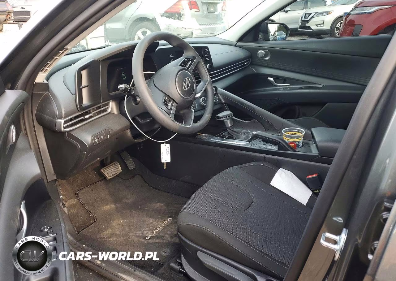 2026 Hyundai Elantra Se VIN:KMHLL4DG2TU175698 - 8