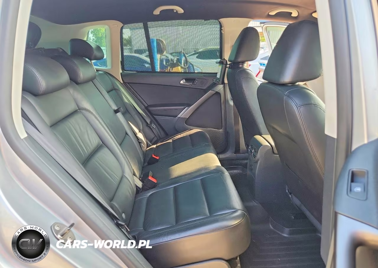 2010 Volkswagen Tiguan S VIN:WVGAV7AX5AW500725 - 11