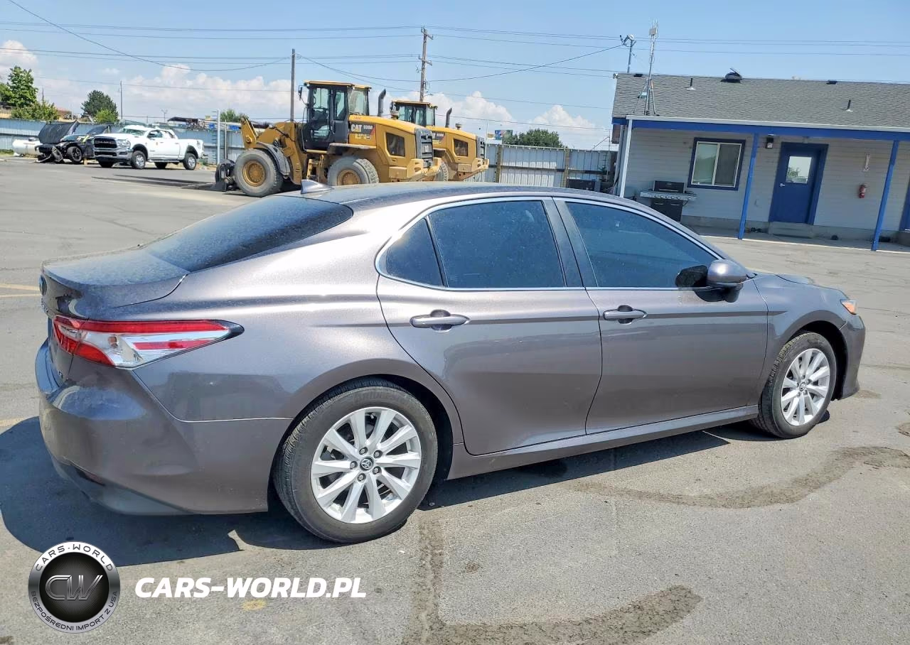 2020 Toyota Camry Le VIN:4T1C11AK4LU908718 - 3
