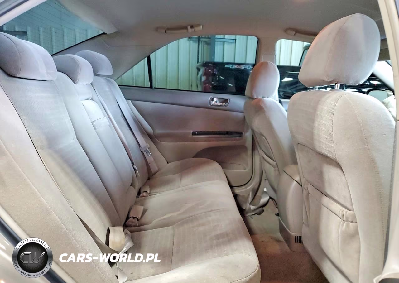2005 Toyota Camry Le VIN:4T1BE32K25U045849 - 10